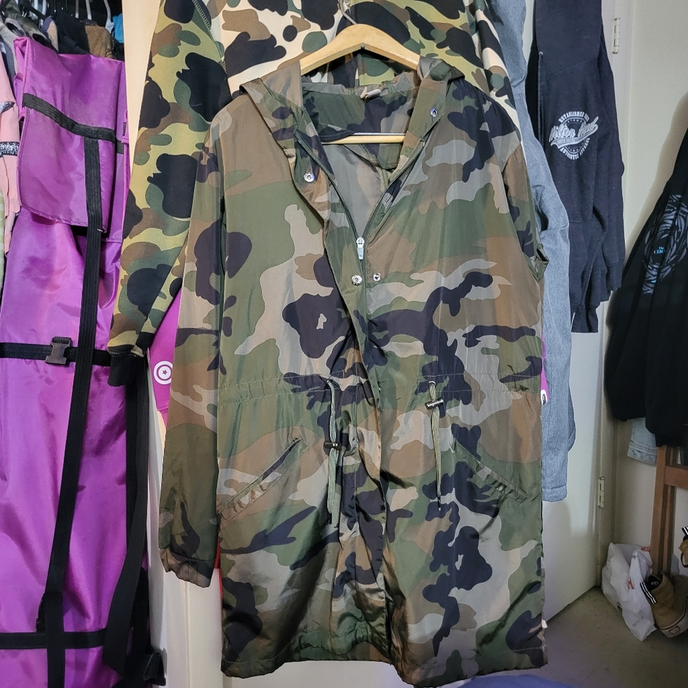 Camouflage Hooded Women's Athletic Jacket